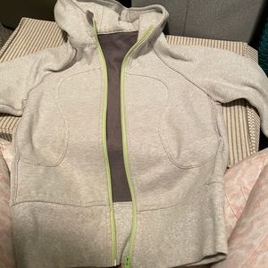 lululuemon scuba full zip jacket. size 2.